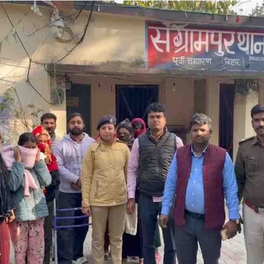 मोतिहारी में 14 नाबालिग लड़कियां रेस्क्यू:आर्केस्ट्रा की आड़ में मानव तस्करी का खुलासा, 7 संचालक गिरफ्तार; संग्रामपुर-डुमरिया घाट में छापेमारी