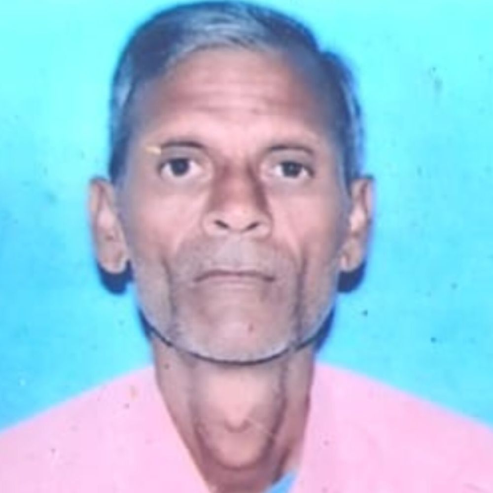 इटावा में किसान का शव पेड़ से लटका मिला:घर से खेत जाने की कहकर निकला था, पुलिस ने जताई सुसाइड की आशंका