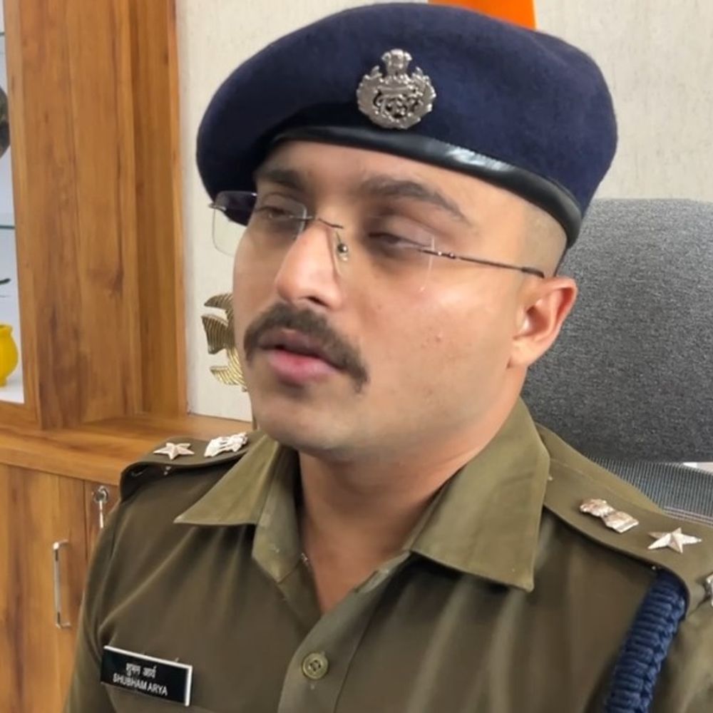 बक्सर में गर्ल्स हॉस्टल-लॉज पर सख्ती:रजिस्ट्रेशन और पुलिस वेरिफिकेशन अनिवार्य, 24 घंटे महिला वार्डन व CCTV जरूरी, विजिटर रजिस्टर रखना होगा
