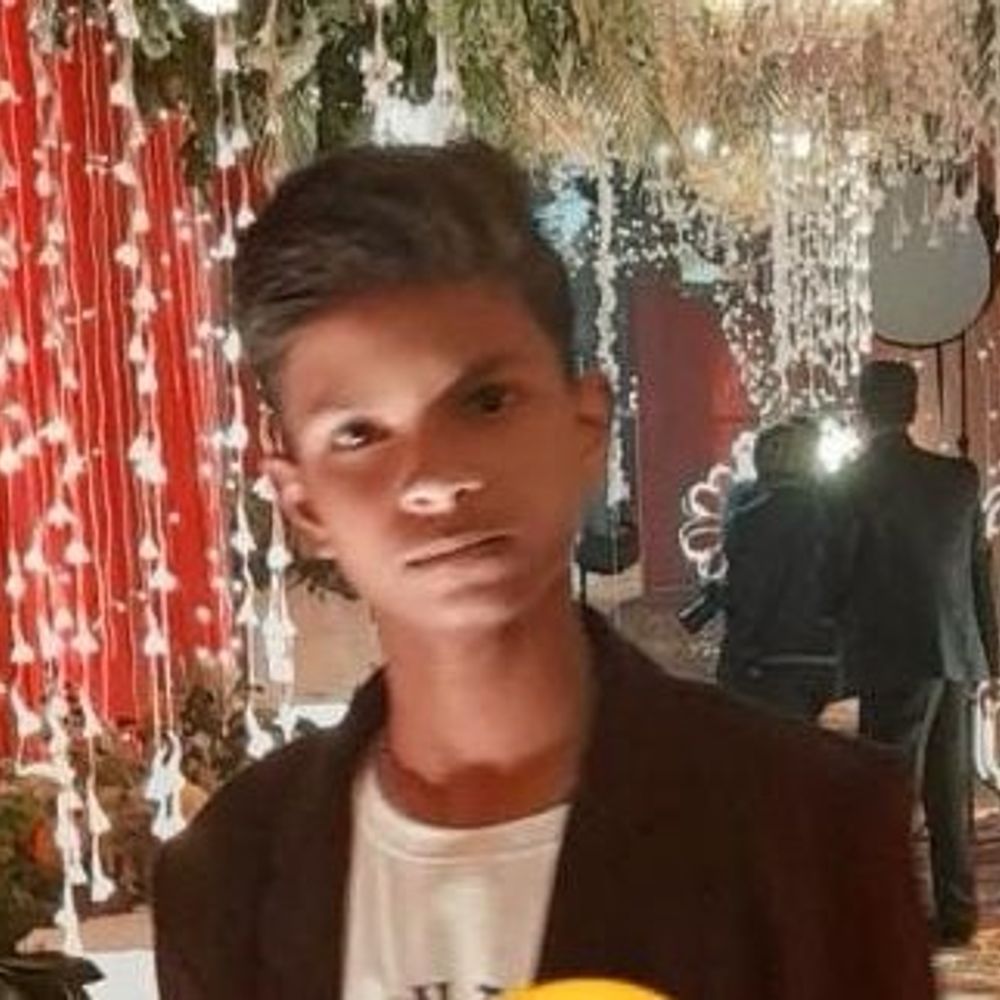 किशनगंज में ट्रेन के आगे कूदा किशोर:15 साल का था, आधे घंटे पहले तक पटरियों पर घूमा, मौसा के यहां रहता था