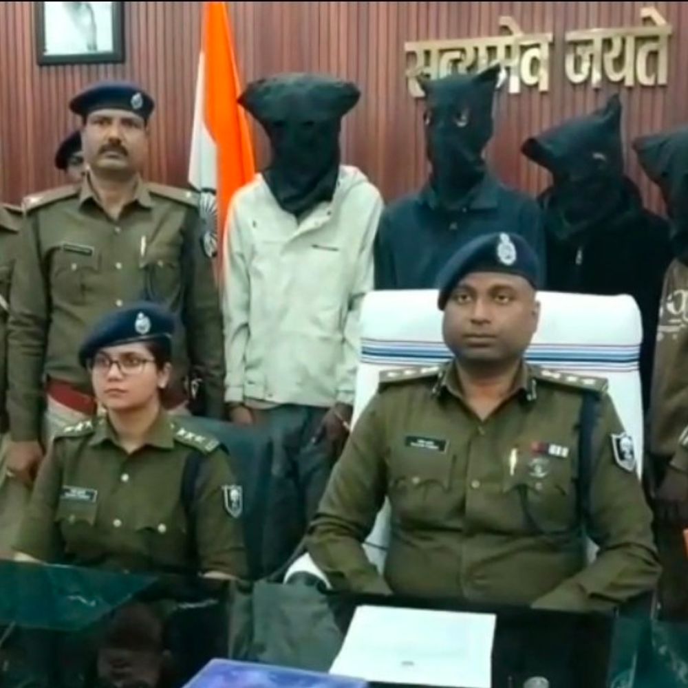 शिक्षक से लूट का खुलासा, 4 बदमाश गिरफ्तार:खगड़िया में लूटी गई बाइक, असलहा-कारतूस और मोबाइल बरामद