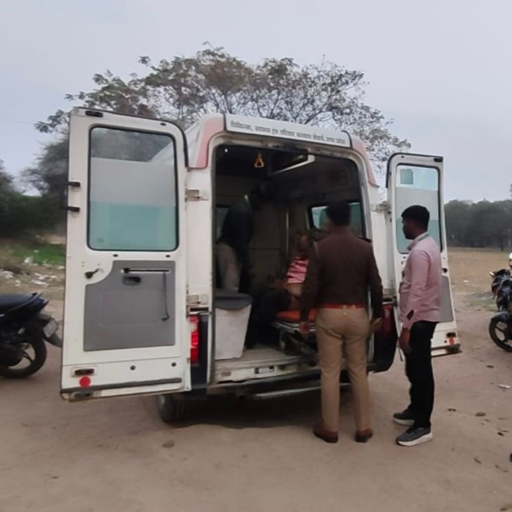 वाहन की टक्कर से बाइक सवार युवक की मौत:लखनऊ में कानपुर की ओर से आते समय हादसा, लोगों ने पुलिस बुलाई