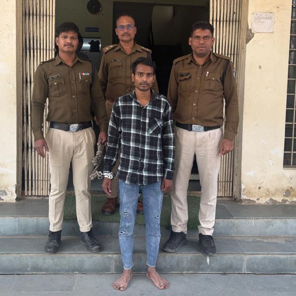 शादी का झांसा देकर शारीरिक संबंध बनाने का आरोपी गिरफ्तार:पांच हजार का इनामी राहुल उईके मुंबई से पकड़ाया