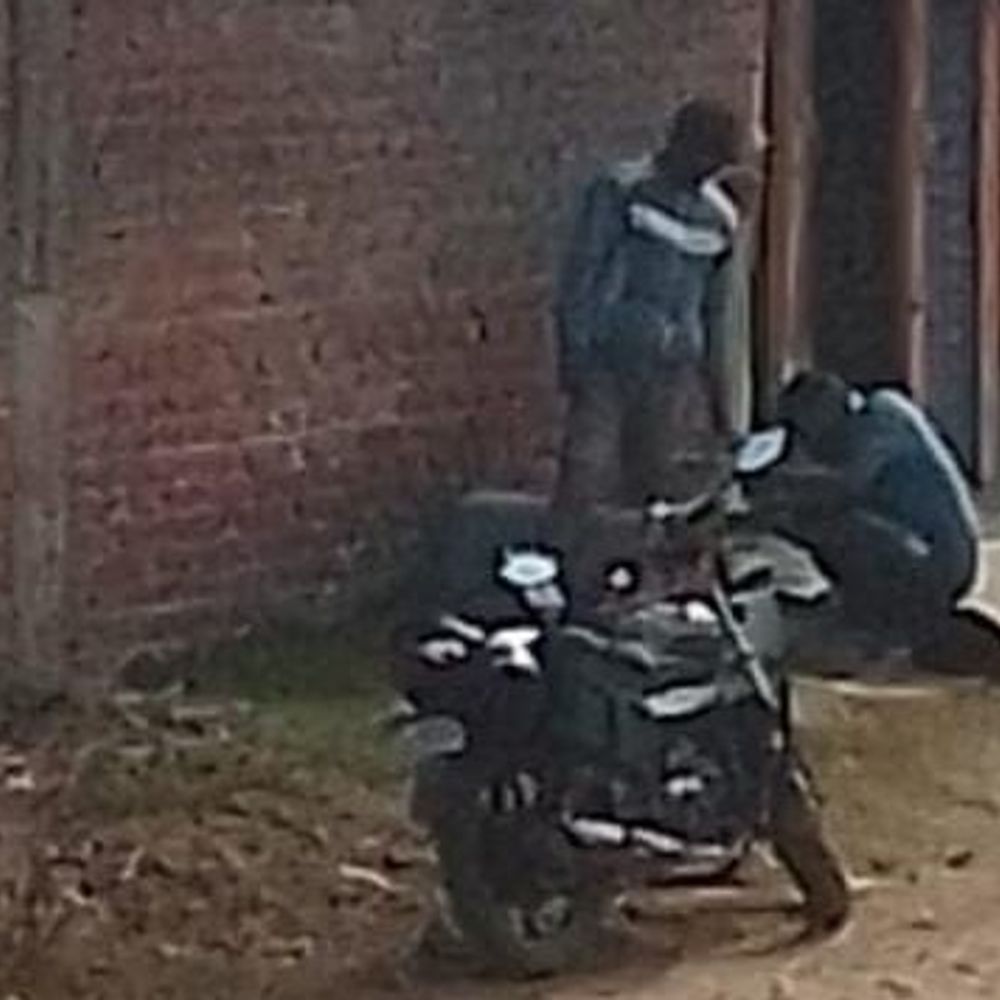 सरकारी चापाकल पर दबंगों का कब्जा, पेयजल संकट गहराया:जमुई में मोटर पंप लगाने का वीडियो वायरल, पीएचईडी ने जांच का दिया आश्वासन