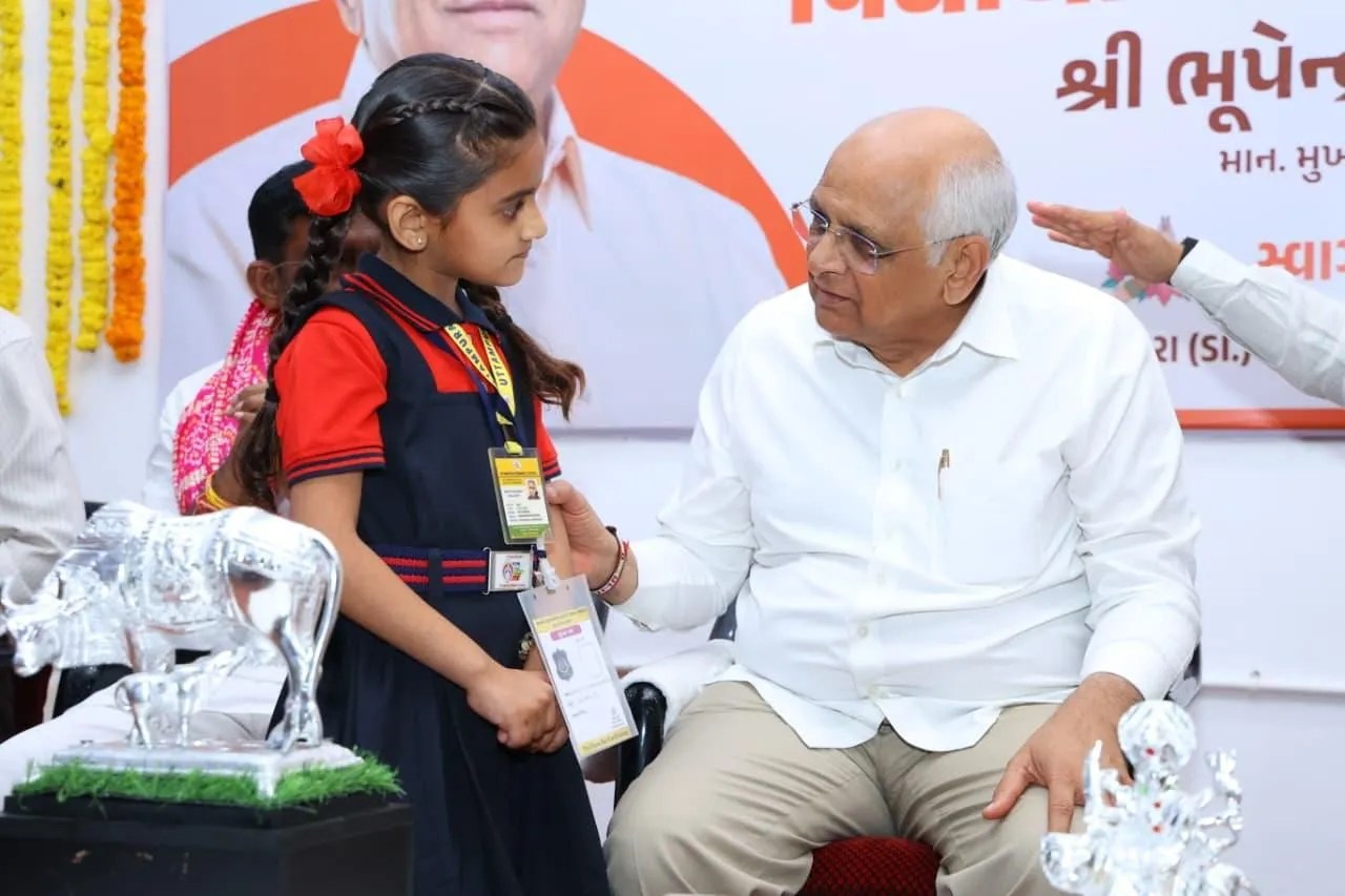 सीएम ने बात याद रखी और आज मेरा व मेरे स्कूल का सपना कर दिया पूरा : साम्या