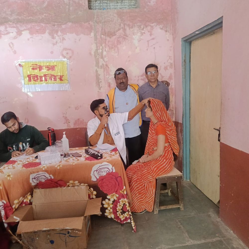आगर मालवा में 175 लोगों के आखों की जांच:अग्रवाल धर्मशाला में 39 का मोतियाबिंद ऑपरेशन के लिए चयन; ब्लड प्रेशर-शुगर टेस्ट भी हुआ