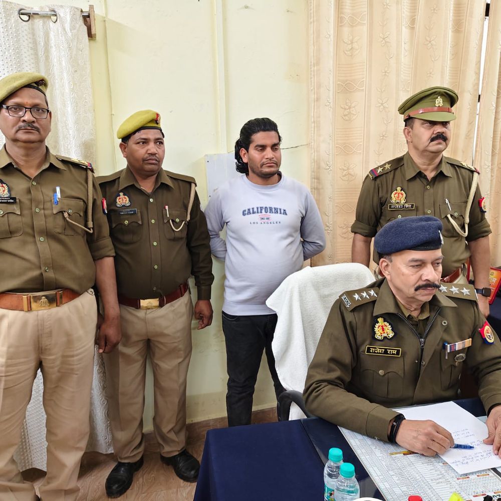 सोनभद्र पुलिस ने हिस्ट्रीशीटर अपराधी को किया गिरफ्तार:जिला बदर होने के बावजूद क्षेत्र में मौजूद था आरोपी
