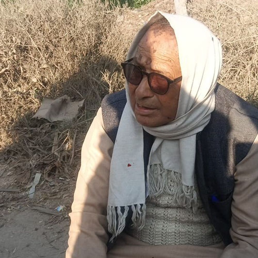 ट्रेलर ने बाइक सवार दंपति को रौंदा, महिला की मौत:दवा लेकर लौटते समय हादसा, पुलिस ने शव पोस्टमार्टम को भेजा