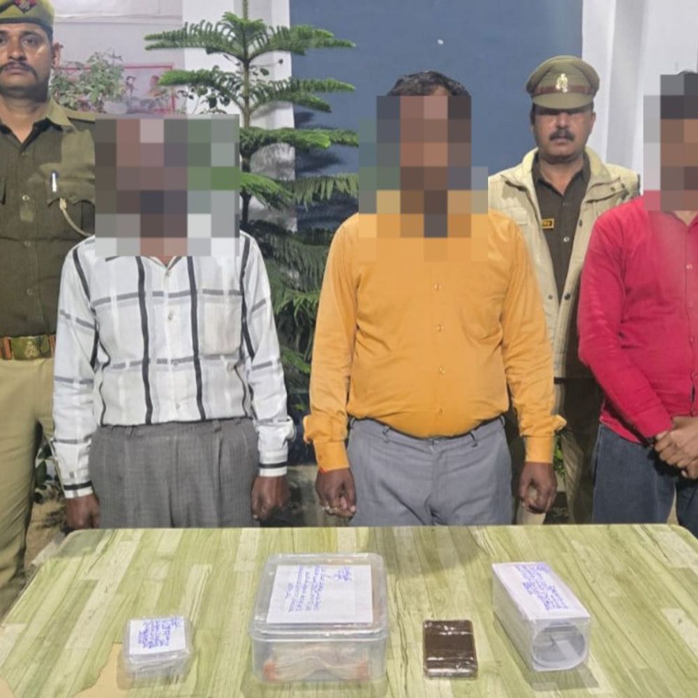 बदायूं में तीन सटोरिए गिरफ्तार, लाखों रुपये बरामद:सदर कोतवाली पुलिस ने जुआ निवारण अधिनियम के तहत की कार्रवाई