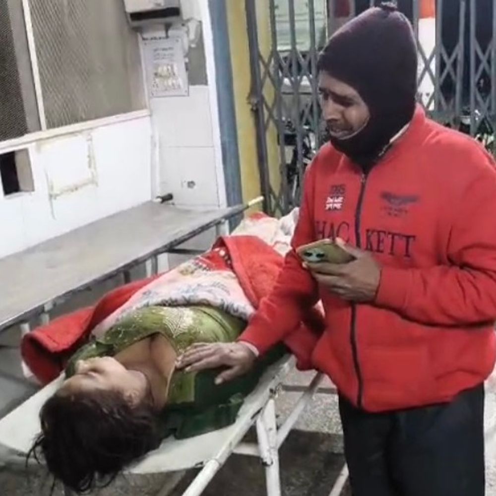 पिता की डांट से नाराज किशोरी ने की आत्महत्या:मोबाइल पर बात करने पर टोका था, कमरे में जाकर जहर पी लिया