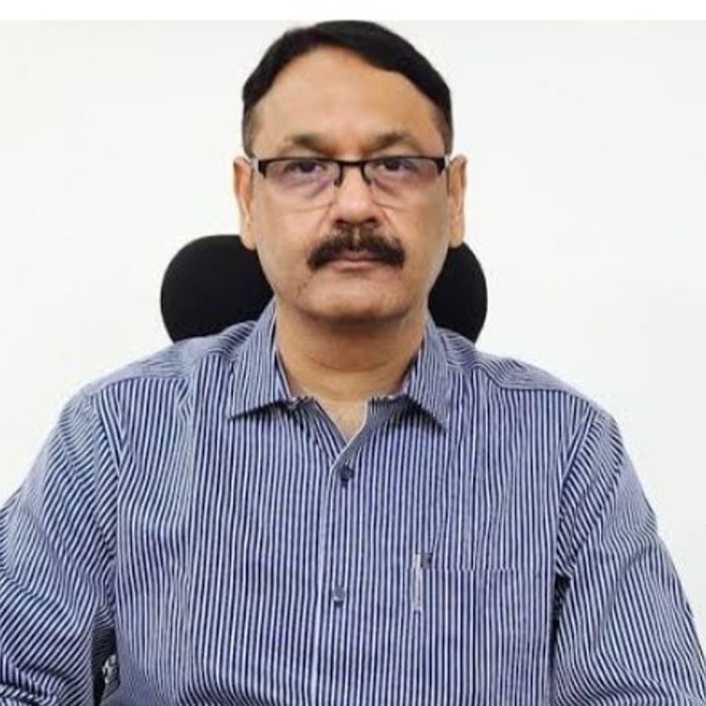 संतकबीरनगर में डीएम की कार्यवाही:पांच स्टेटिक मजिस्ट्रेट का वेतन रुका, परीक्षा केंद्र पर अनुपस्थित थे