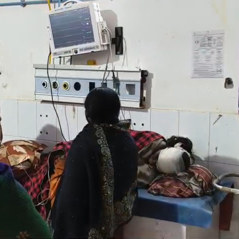 जमुई में सड़क पार करते समय महिला घायल:बाइक सवार ने मारी टक्कर, जमुई से पटना रेफर, बाइक सवार फरार