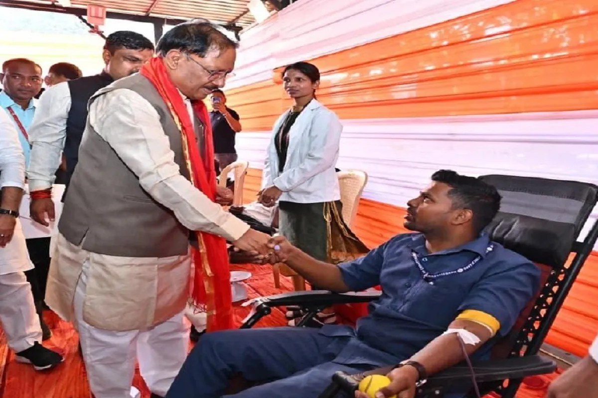 जन्मदिन पर सेवा का संदेश: मुख्यमंत्री साय ने जन्मदिन पर रक्तदान शिविर का किया शुभारंभ