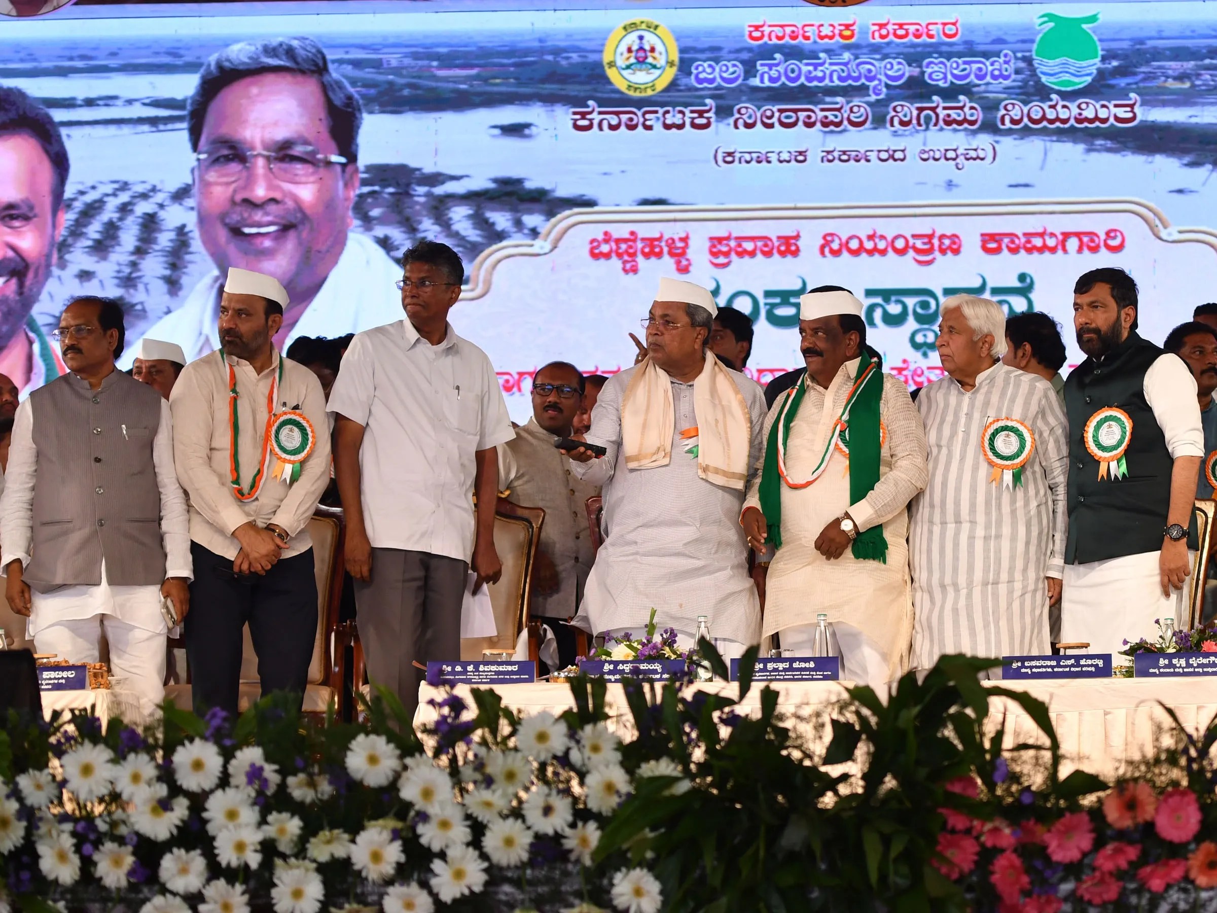 नवलगुंड को मॉडल क्षेत्र बनाने की पहल, बेन्नेहल्ला बाढ़ नियंत्रण सहित करोड़ों के विकास कार्य शुरू