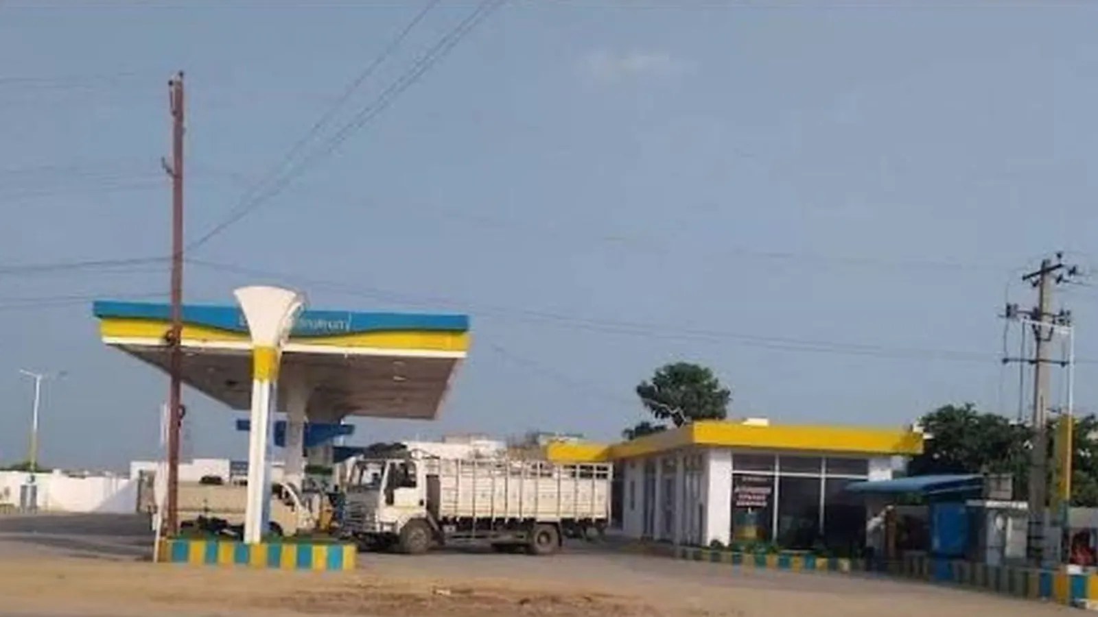 MP में BJP विधायक ने बेटे-बेटी के नाम कराई आदिवासी की जमीन, कलेक्टर पर उठे सवाल