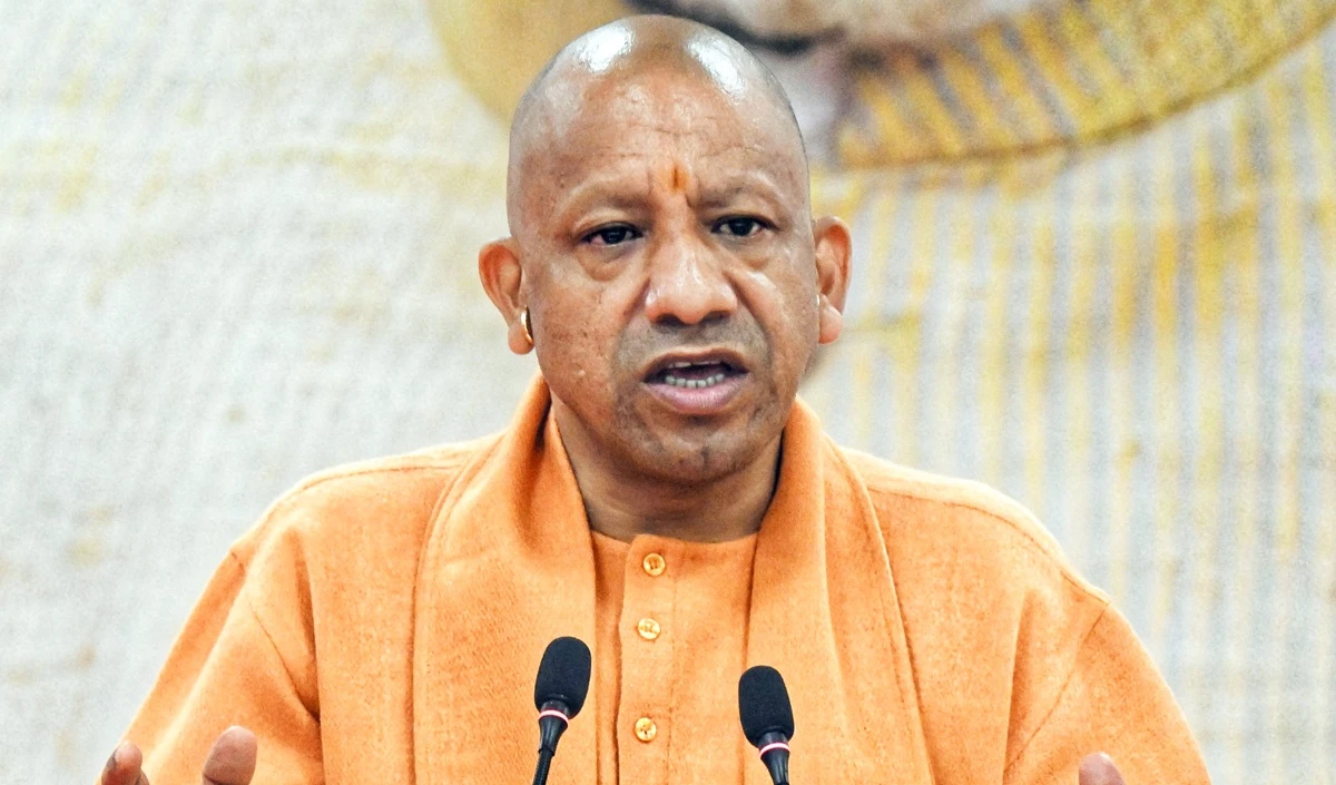 Ghooskhor Pandat Web Series के खिलाफ ब्राह्मणों का प्रदर्शन, Yogi ने लिया सख्त एक्शन, निर्माता-निर्देशक पर करवाई FIR