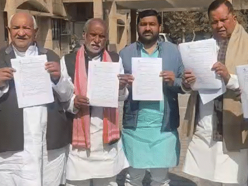 UP में SIR पर आर-पार के मूड में अखिलेश यादव:ममता जैसी रणनीति अपना रहे, सपा थाने से सुप्रीम कोर्ट तक लड़ेगी