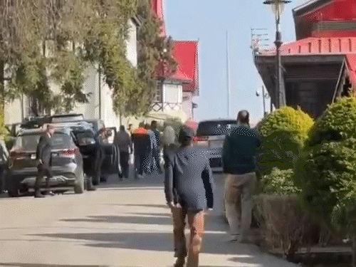 हिमाचल-दिल्ली पुलिस में टकराव पर सियासत गरमाई:राज्यपाल से मिलने पहुंची ‌BJP; ‘संविधान पर हमला बताया’, कांग्रेस बोली- प्रोटोकॉल तोड़ा गया