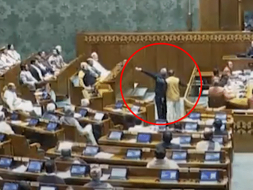 लोकसभा में मोदी, शाह के सामने TMC सांसदों की नारेबाजी:राजनाथ ने जाने को कहा; स्पीकर राहुल से बोले- अखिलेश को बोलने के लिए कहूं