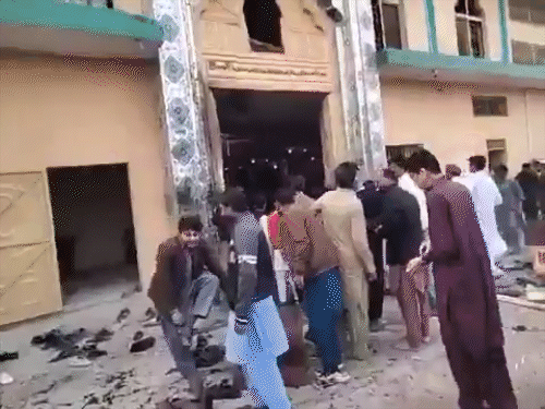 पाकिस्तानी शिया मस्जिद में जुमे की नमाज के दौरान धमाका:आत्मघाती हमले में 15 की मौत, 80 लोगों की हालत गंभीर; इस्लामाबाद में इमरजेंसी