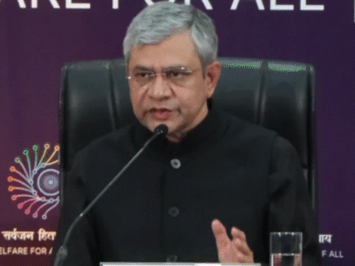 AI समिट में भीड़ और अव्यवस्था से डेलीगेट्स परेशान:घंटों कतार में खड़े रहे, कुछ के सामान भी चोरी; अश्विनी वैष्णव ने माफी मांगी