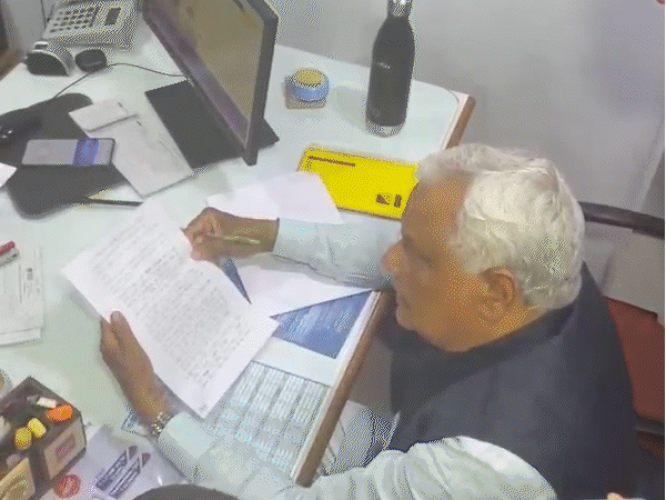 प्रधानमंत्री फसल बीमा योजना में एसबीआई-शाखा और बीमा-कंपनी पर एफआईआर:कृषि मंत्री किरोड़ीलाल के खुलासे के बाद कार्रवाई, फर्जी पॉलिसियों से 9 करोड़ तक के क्लेम की तैयारी का आरोप