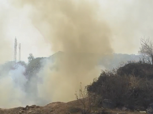 काेयला खदान में आग, जहरीली गैस का रिसाव:तेतुलमारी एरिया 4 में 2000 लोग प्रभावित, घटना से आक्रोशित ग्रामीणों ने किया सड़क जाम