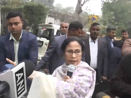 ममता बोलीं- देश में कोई नहीं लड़ेगा तो मैं लड़ूंगी:आज TMC का 15 सदस्यीय दल SIR को लेकर CEC से मुलाकात करेगा