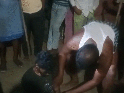 पलामू में मॉब लिंचिंग से मौत, दो पकड़ाए:बैटरी चोरी के शक में रस्सी से बांधा, फिर युवक को जमकर पीटा, अस्पताल में मृत घोषित