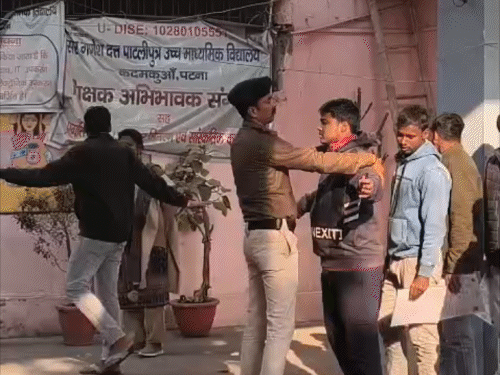 इंटर परीक्षा, आज भाषा-साइकोलॉजी का पेपर:50% वस्तुनिष्ठ प्रश्न, सब्जेक्टिव का भी है ऑप्शन; 13 फरवरी तक होना है एग्जाम