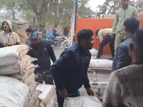 मुजफ्फरपुर में नकली नमक के 3000 पैकेट बरामद:ब्रांडेड कंपनी के नाम से बेचा जा रहा था, ग्राहक बनकर दुकान पर पहुंची थी टीम