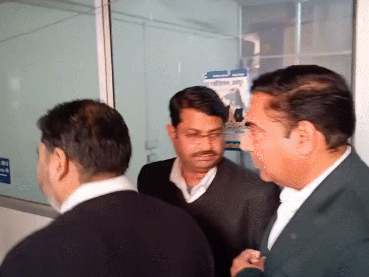 पूर्व विधायक बलजीत यादव की ईडी कोर्ट में पेशी:एमएलए फंड घोटाले में गिरफ्तारी के बाद जयपुर लाकर किया गया पेश, 3 करोड़ से अधिक के गबन का आरोप