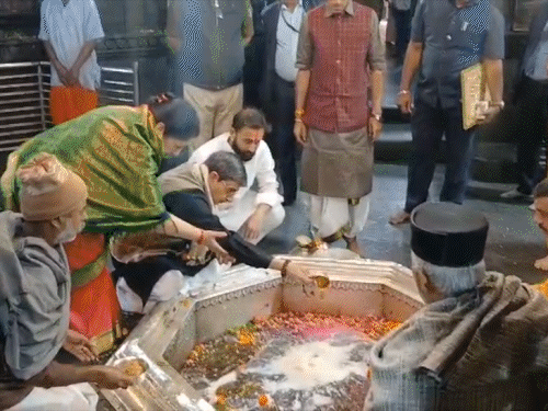 तमिलनाडु के राज्यपाल ने 3 कुलों का किया पिंडदान:गयाजी के विष्णुपद मंदिर में पूजा-अर्चना; परिवार के साथ महोबोधि मंदिर भी पहुंचे