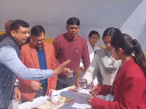 नालंदा में डीएम ने फाइलेरिया उन्मूलन कार्यक्रम का किया शुभारंभ:2 फेज में 18 लाख लोगों को दी जाएगी दवा; 27 फरवरी तक जिले में चलेगा अभियान