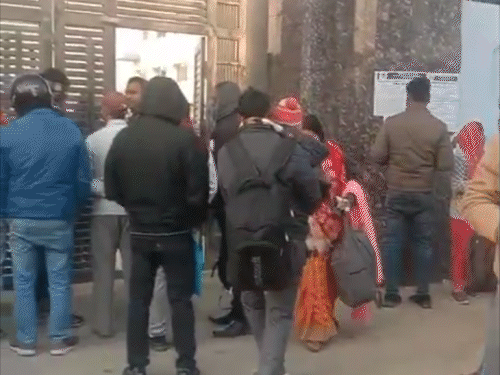 भागलपुर में 25 सेंटर्स पर CTET की परीक्षा:महिला अभ्यर्थियों के गहने उतरवाए गए, तीन लेयर में चेकिंग के बाद दी गई एंट्री