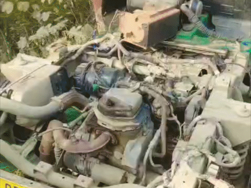 दरभंगा में बस ने ऑटो में मारी टक्कर:गाड़ी के परखच्चे उड़े, ड्राइवर समेत 2 लोगों की मौत; ओवरटेक करने के चक्कर में हादसा