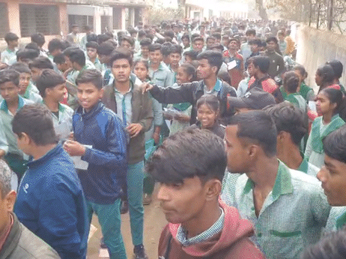 झारखंड में आज से मैट्रिक–इंटर परीक्षा:राज्य के 1989 केंद्रों पर 4.23 लाख परीक्षार्थी होंगे शामिल, फर्जी प्रश्नपत्र वायरल करने पर कार्रवाई