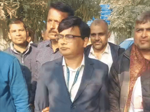 पटना में 5 लाख रिश्वत लेते असिस्टेंट डायरेक्टर अरेस्ट:नियोजन भवन में विजिलेंस टीम ने रंगेहाथ दबोचा, उप-निदेशक की शिकायत पर कार्रवाई