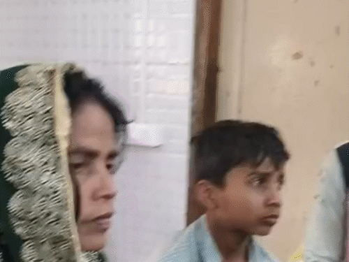 समस्तीपुर में जमीन विवाद में मारपीट:बड़े भाइयों ने छोटे भाई पर धारदार हथियार से किया हमला; पत्नी और बेटे से भी मारपीट