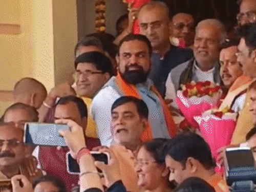 बजट सत्र का आज 15वां दिन:लॉ एंड ऑर्डर पर सरकार को घेरेगा विपक्ष, विधान परिषद में विभागों के बजट पर वाद-विवाद होगा