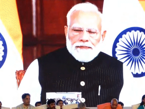 योगी बोले- पिछली सरकारों में गोलियां चलती थीं:आज जेवर देश का गहना बना, PM मोदी ने नोएडा में सेमीकंडक्टर यूनिट की नींव रखी