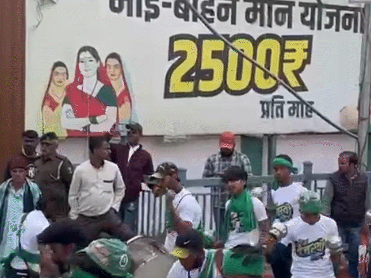 आरजेडी कार्यालय में तेजस्वी का ढोल नगाड़ों से स्वागत:कार्यकारी राष्ट्रीय अध्यक्ष बनने के बाद पहली बार पहुंचे, संगठनात्मक मजबूती का देंगे संदेश