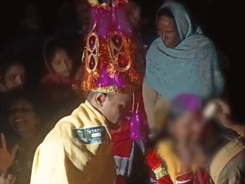 नाबालिग की होमगार्ड जवान से ग्रामीणों ने कराई शादी:इंस्टाग्राम पर हुई थी दोस्ती; एक दिन पहले मंदिर में किया था हंगामा, 20 घंटे थाने में रहे