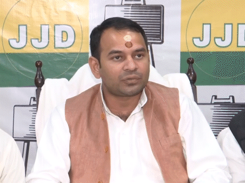 अनुष्का को हुई बेटी, तेजप्रताप बोले- बच्चा मेरा नहीं है:5 जयचंदों के नाम लेकर कहा, वही फंसा रहे; मांझी ने बधाई देकर पोस्ट डिलीट की