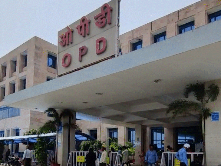 पत्थरों की चमक के पीछे छिपी जानलेवा सच्चाई:एम्स भोपाल में पहली बार फेफड़ों की ‘धुलाई’ से बची जान, सिलिकोसिस से पीड़ित था मरीज