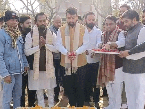 युवा मोर्चा प्रदेश अध्यक्ष श्याम टेलर का पहला जबलपुर दौरा:कार्यकर्ताओं ने किया स्वागत, रानी दुर्गावती प्रतिमा पर किया माल्यार्पण