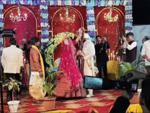 बारात में फायरिंग का वीडियो वायरल करने वाले को नोटिस:बिना जांच सोशल मीडिया पर पोस्ट कर दहशत फैलाने के आरोप, पुलिस ने कहा-कार्रवाई करेंगे