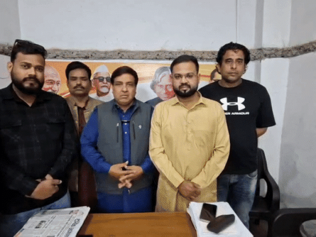 कोटद्वार विवाद, भोपाल से दीपक के समर्थन में मुस्लिम समाज:कहा– दीपक ने गंगा-जमुनी तहजीब की लौ जलाई, सरकार सुरक्षा दे