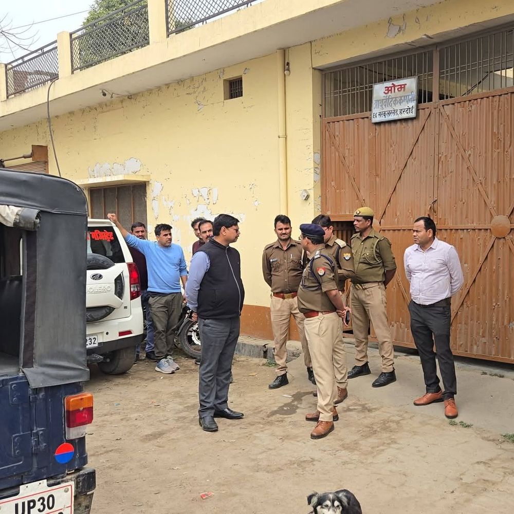 ओम आयुर्वेदिक फैक्ट्री में भांग का बड़ा स्टॉक बरामद:होली से पहले SOG टीम ने छापा मारा, सीज किया गया स्टॉक