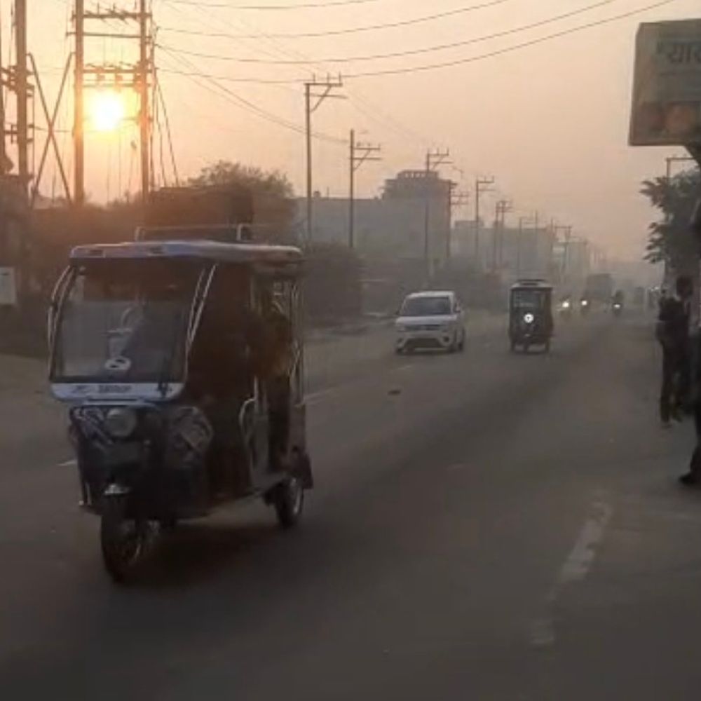 संभल में AQI 192, फरवरी का सबसे गर्म दिन:न्यूनतम 12, अधिकतम 30 डिग्री सेल्सियस; सुबह कुछ इलाकों में कोहरे की धुंध रही